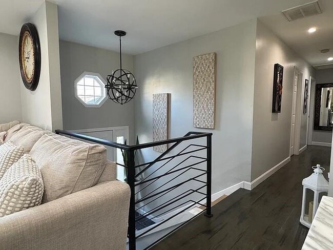 Photo - 83 Whiting St