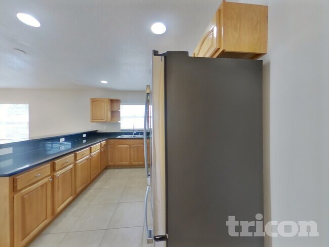 Photo - 8014 N 14th St