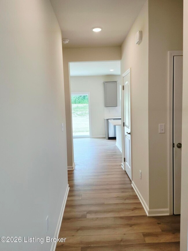 Photo - 8302 Fairmount Rd