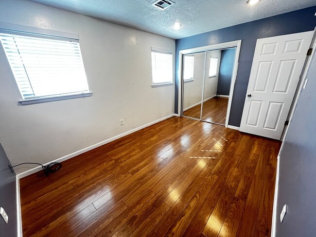 Photo - 4807 NW Cheyenne Ave