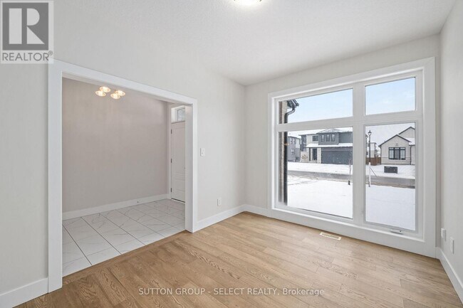 Photo - 70 Royal Cres