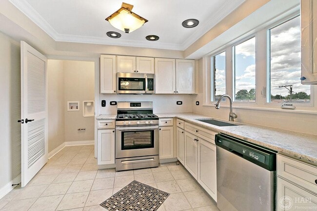 Photo - 6434 S Austin Ave Unit 2