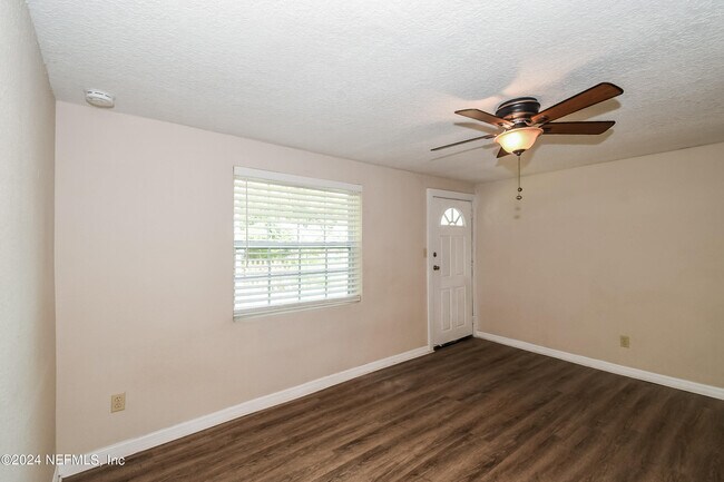 Photo - 9155 5th Ave