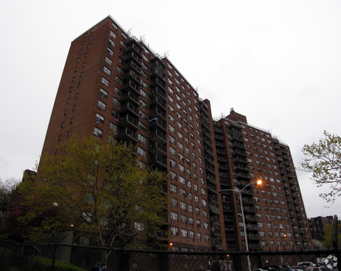 Photo - Fulton Tower