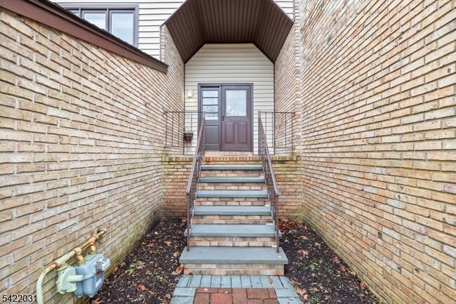 Photo - 33 Stockton Ct