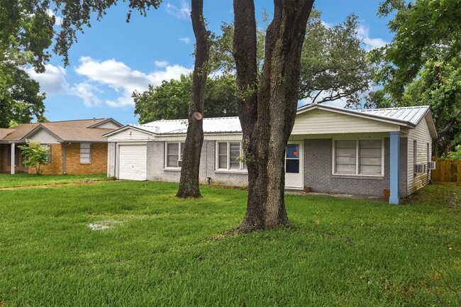 Photo - 616 Benson St Casa