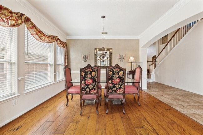 Building Photo - 2088 Silverthorn Ln Rental