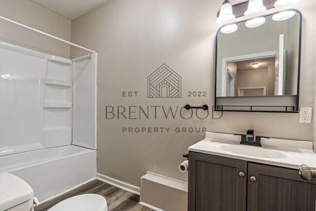 Photo - 147 E 30th St