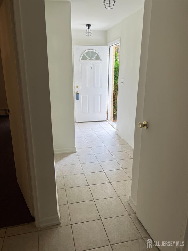 Photo - 18 Lake Ave Unidad 8A