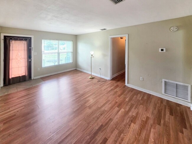 Photo - 5117 Lake Howell Rd