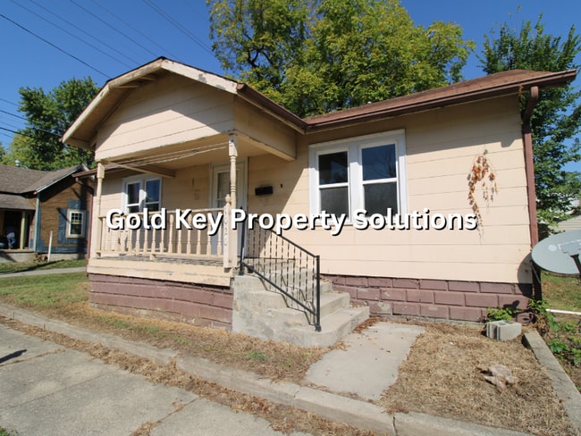Photo - Spacious 2 BR 1 BA House with Nice Covered...