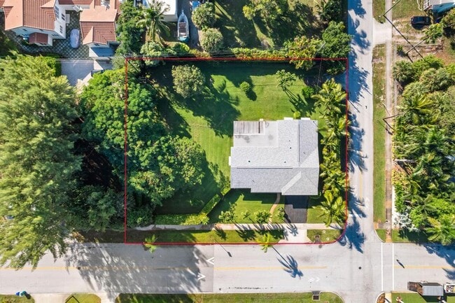 Photo - 330 W Ocean Ave