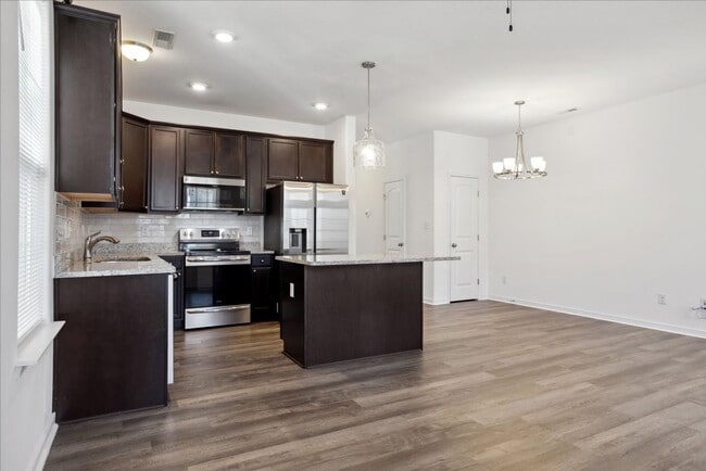 Photo - Huntington Pointe