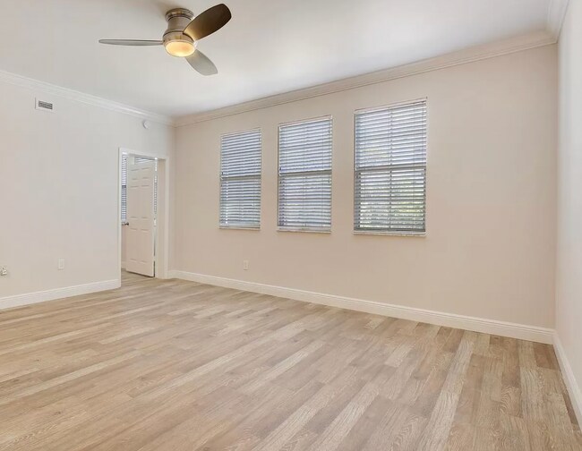 Photo - 533 NE 3rd Ave Unidad APT 321