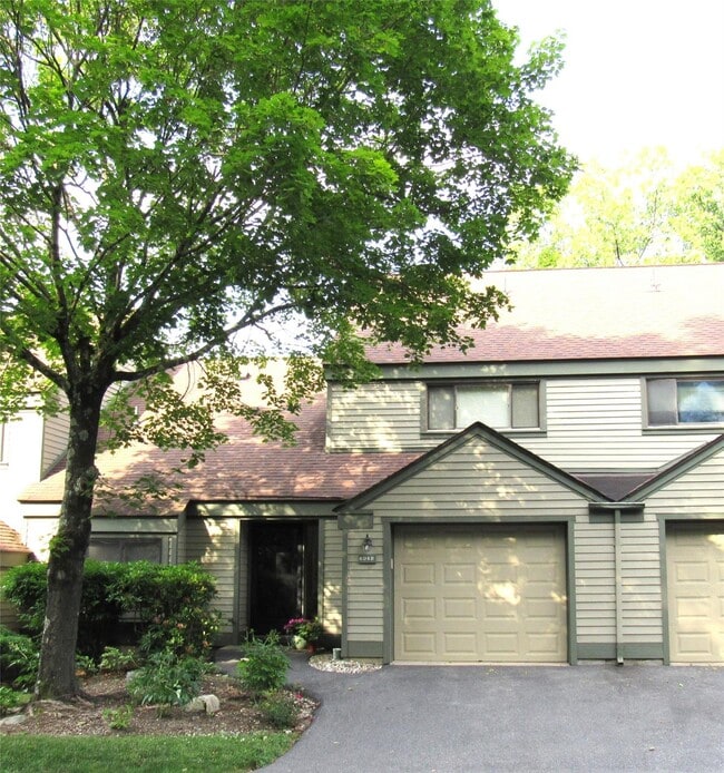 Building Photo - 604 Heritage Hills Unit B Rental