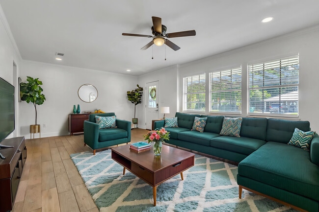 Photo - 405 Navarre St