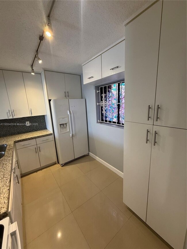 Photo - 8625 NW 8th St Unidad 420