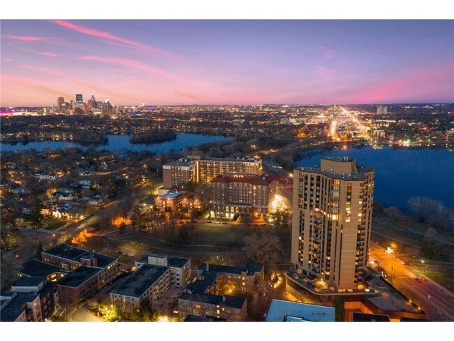 Photo - 2950 Dean Pkwy Unit 1903-4