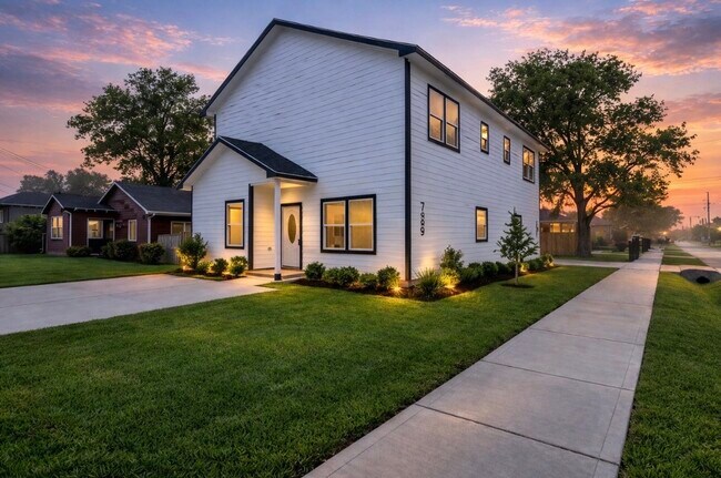 Photo - 7989 Sunbury St