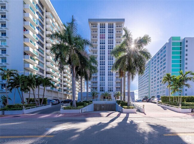 Building Photo - 1228 West Ave Unit 312 Rental