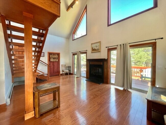 Cozy Lake Hatcher House - Cozy Lake Hatcher House