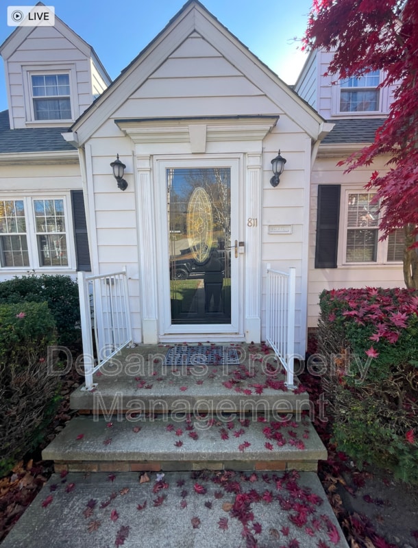 Photo - 811 California Ave