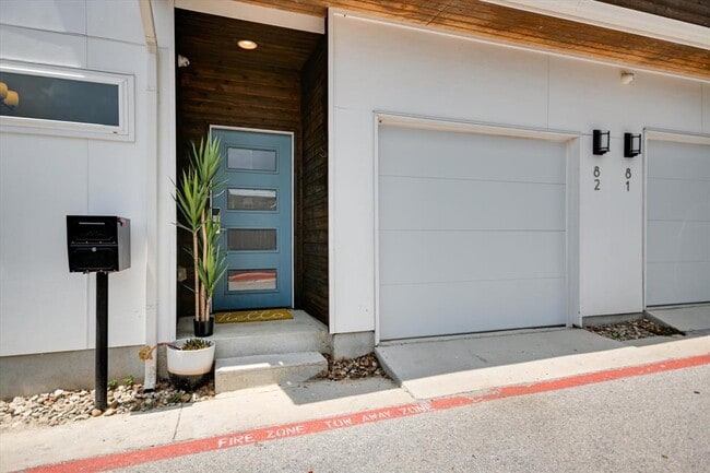 Photo - 3007 E 12th St Unit 82