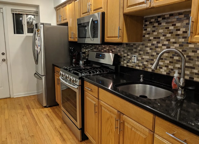Photo - 2433 Manton St