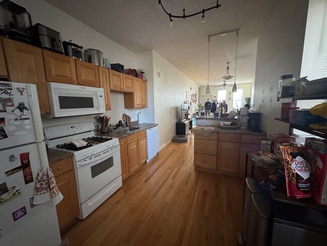 Photo - 385 E Becher St Casa Adosada