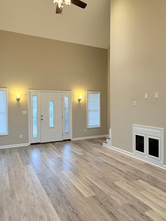 Photo - 135 Daisy Field Ct