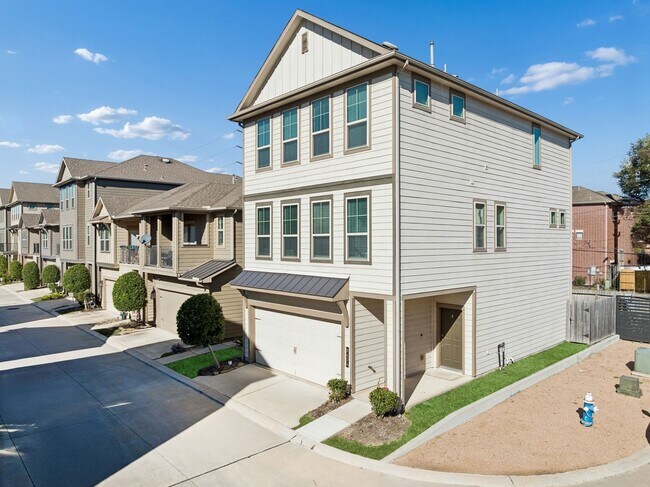 Photo - 8604 Hollyoaks Creek Ln