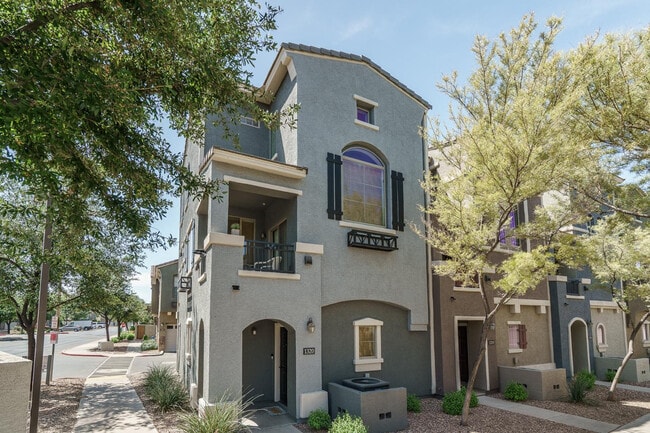 Photo - 280 S Evergreen Rd Unidad 1320