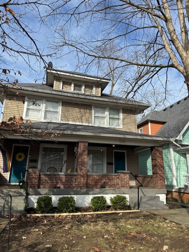 Photo - Parker 1318-20 Unidad 1320 N Parker Ave