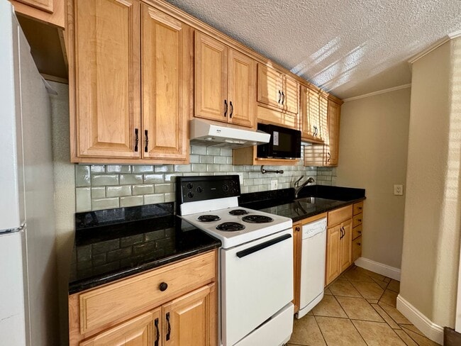 Photo - 519 13th St Unit 51913th #B