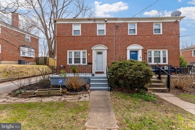 633 Walker Ave