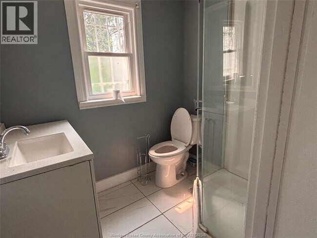 Photo - 637 Tuscarora St