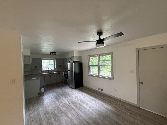Photo - 136 N Crown Point Dr