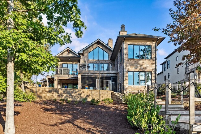 6032 Headlands Ct