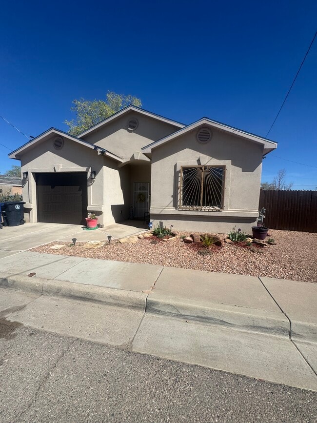 Photo - 4600 6th St NW