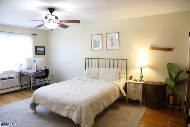 Photo - 565 Grove St Unit 3 E