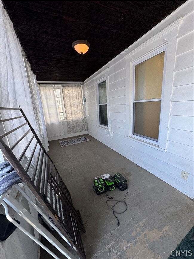 Photo - 220 Delhi St