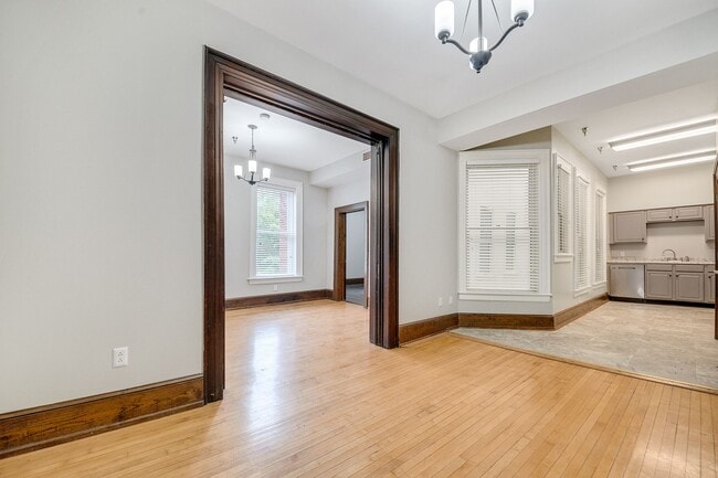 Photo - Fountain Plaza - Fitzgerald Apartments