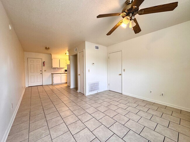 Photo - 2/1.5 Townhouse in Newport