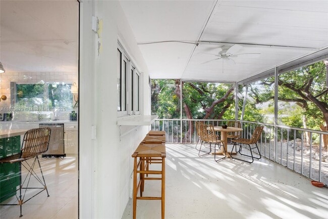 Photo - 242 Bougainvillea St