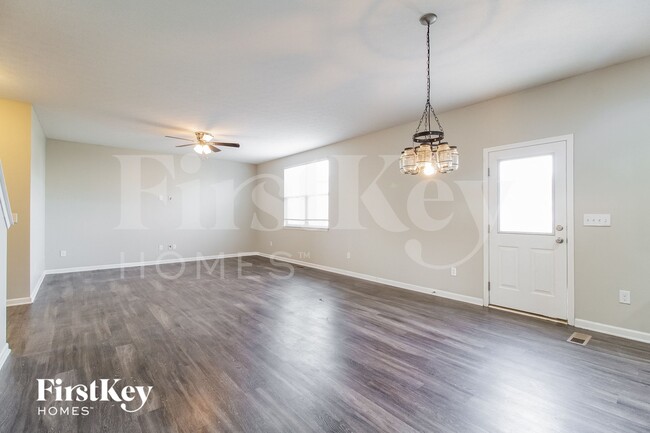 Photo - 283 Glen Crossing Dr