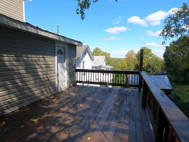 Photo - 128 Marshall St