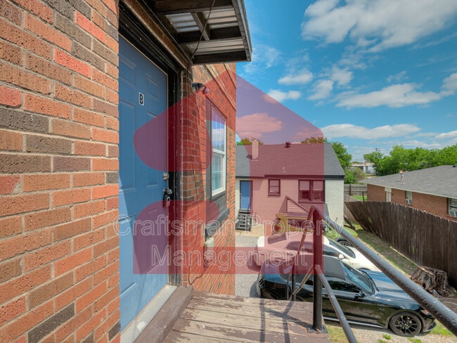 Photo - 704 NW 92nd St
