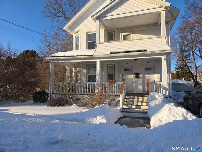 Building Photo - 219 Columbia St Unit 2ndfl