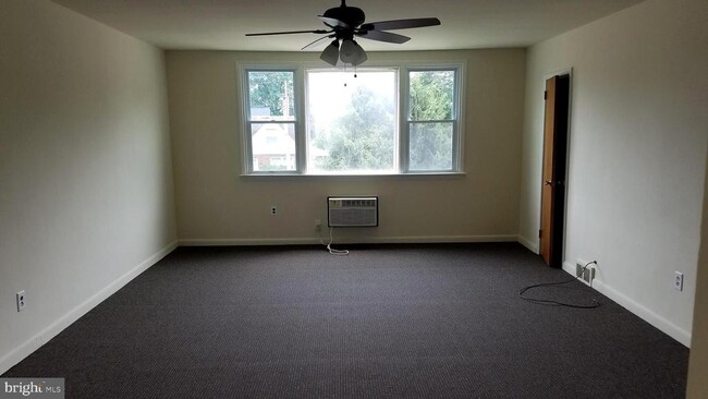 Building Photo - 805 Selma St Unit 2ND FLOOR