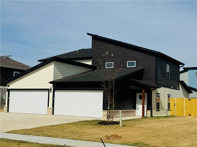 Photo - 1506 SW Poigai Wy Townhome